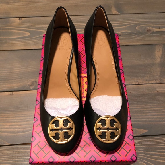 Tory Burch Shoes - 🎉HP🎉 NWT Tory Burch Chelsea 50MM Black Pump